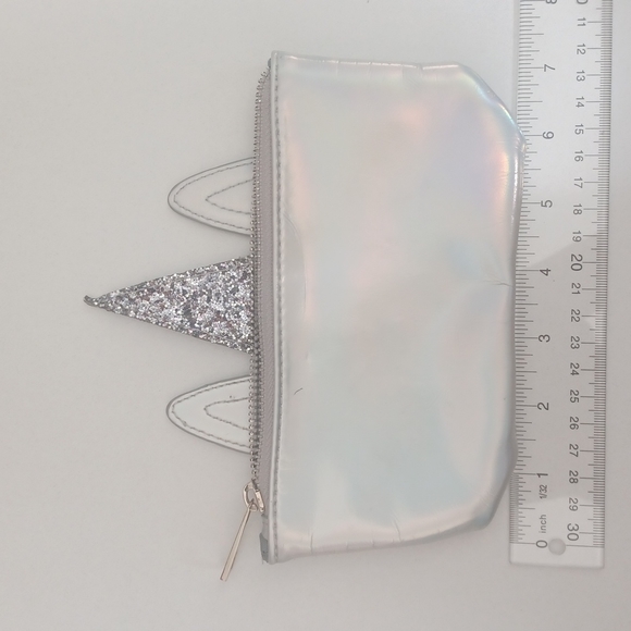 Unicorn cosmetic bag Iridescent sparkly unicorn cosmetic bag pencil bag Girlie - Picture 5 of 16